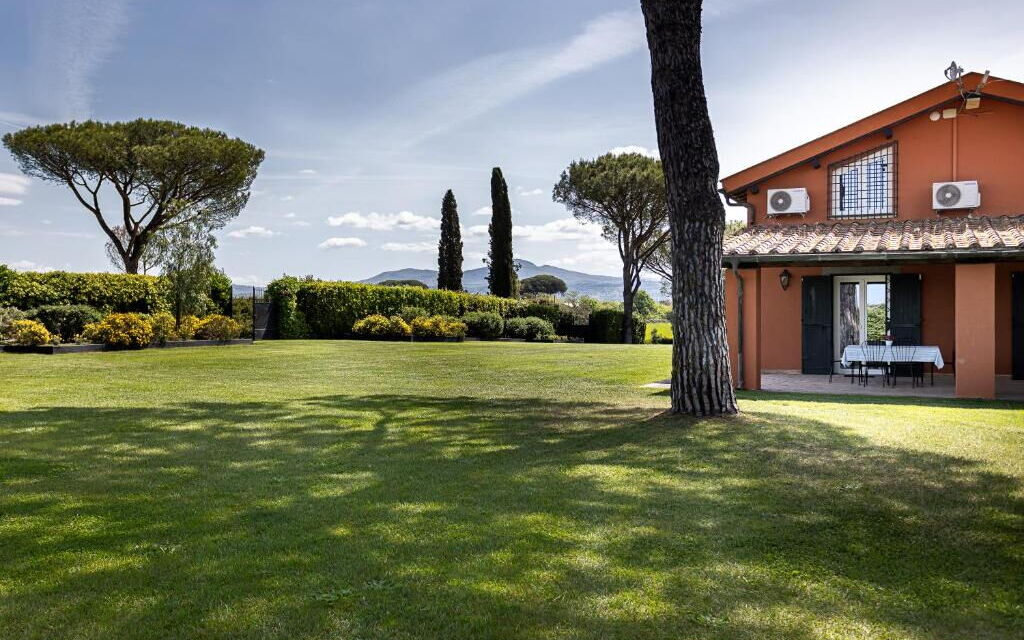 Villa Orange Rome: Amenities, Balcony / Terrace / Patio, Building Exterior, Facilities, Garden, Outdoor, Pool, Room Detail, Spring, Summer