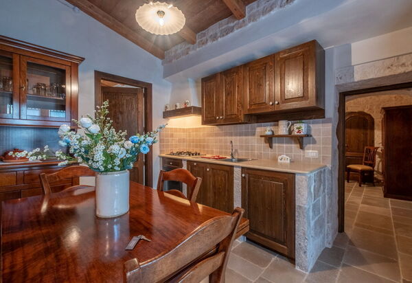 Villa Fiordaliso: Activities, Amenities, Building Exterior, City, Garden, Outdoor, People, Planimetry, Pool, Spring, Summer