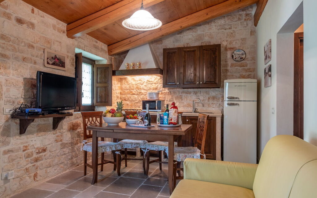 Villa Fiordaliso: Activities, Amenities, Building Exterior, City, Garden, Outdoor, People, Planimetry, Pool, Spring, Summer