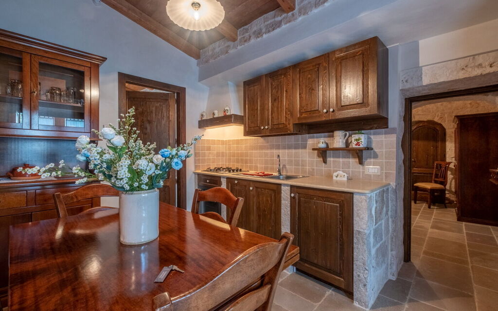 Villa Fiordaliso: Activities, Amenities, Building Exterior, City, Garden, Outdoor, People, Planimetry, Pool, Spring, Summer