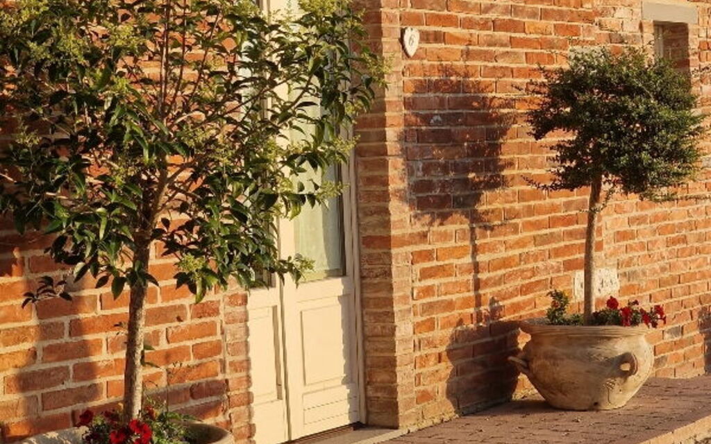 Casale Cardini: Activities, Amenities, Building Exterior, Outdoor, Spring, Summer