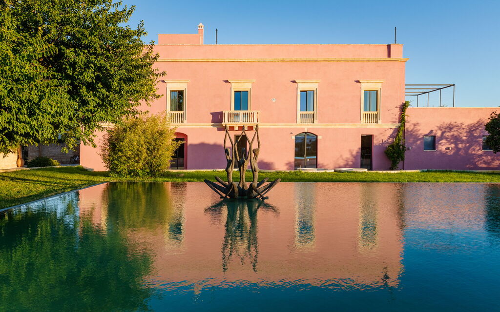 Villa Arabesque: all'aperto, Attività, Balcone / Terrazza / Patio, Entrata Principale, Estate, Esterni, Idromassaggio, Piscina, Primavera