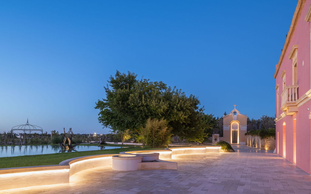 Villa Arabesque: all'aperto, Attività, Balcone / Terrazza / Patio, Entrata Principale, Estate, Esterni, Idromassaggio, Piscina, Primavera
