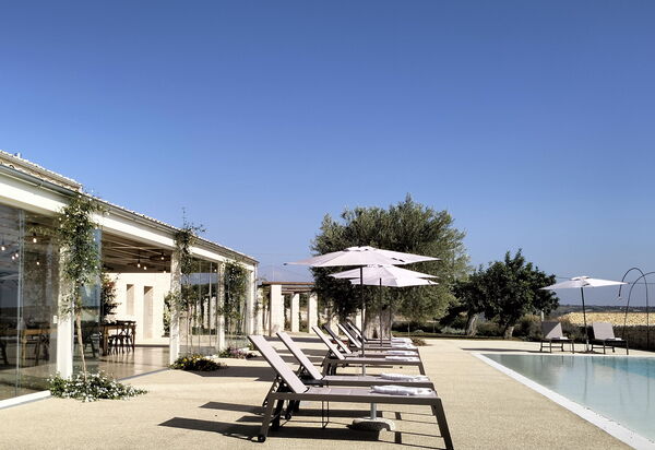 Villa Love: Bedroom, Building Exterior, People, Pool, Spring, Summer, Wellness