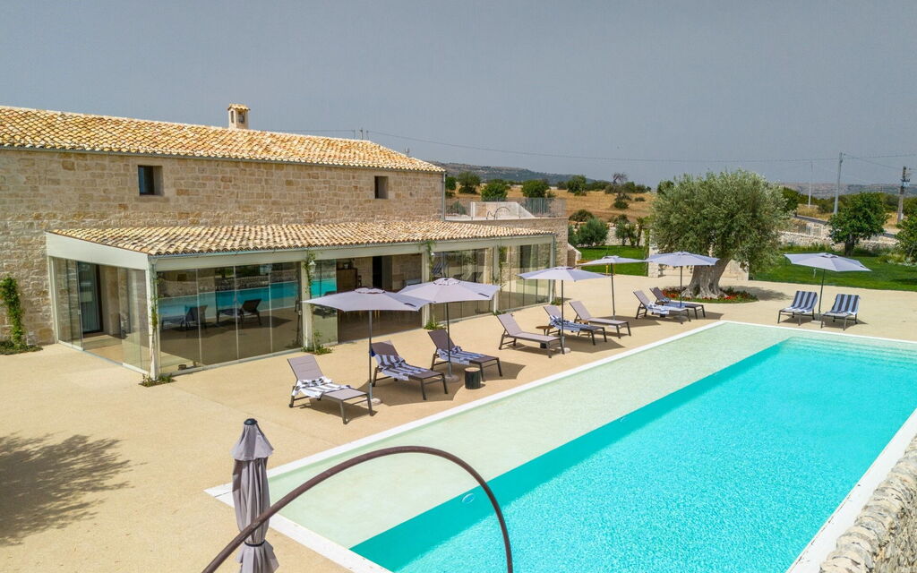 Villa Love: Bedroom, Building Exterior, People, Pool, Spring, Summer, Wellness