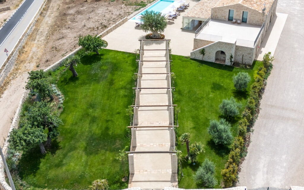 Villa Love: Bedroom, Building Exterior, People, Pool, Spring, Summer, Wellness