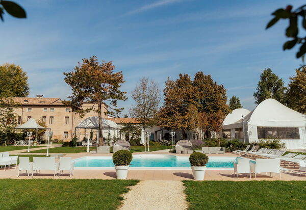 Villa la Modenese: Estate, Esterni, Giardino, Piscina, Primavera