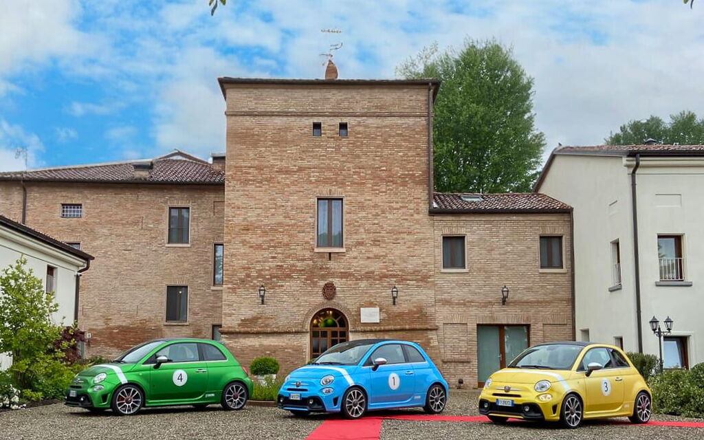 Villa la Modenese: Building Exterior, Garden, Pool, Spring, Summer