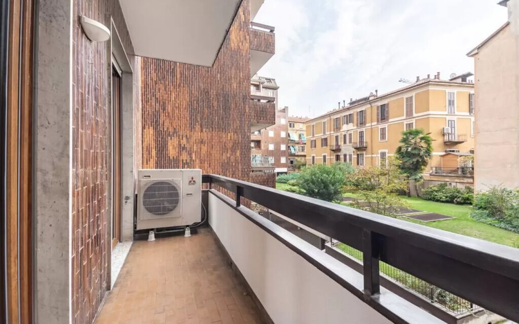 Lambro Escape: Activities, Balcony / Terrace / Patio, Building Exterior, City, Main Entrance, Spring, Summer