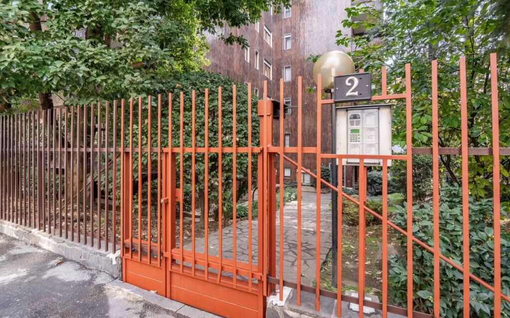 Lambro Escape: Activities, Balcony / Terrace / Patio, Building Exterior, City, Main Entrance, Spring, Summer