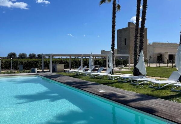 Villa Vincenzi: Amenities, Garden, People, Pool, Spring, Summer, Wellness