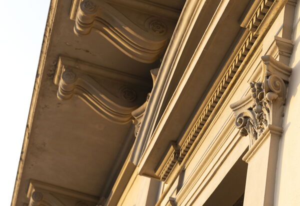 Palazzo Garzia Florence: Building Exterior, Room Detail, Spring, Summer