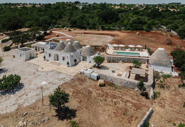 Villa la Baronessa: Activities, Building Exterior, Facilities, Kitchen, Living Room, Other Room, Outdoor, Pool, Room Detail, Spring, Summer, Wellness