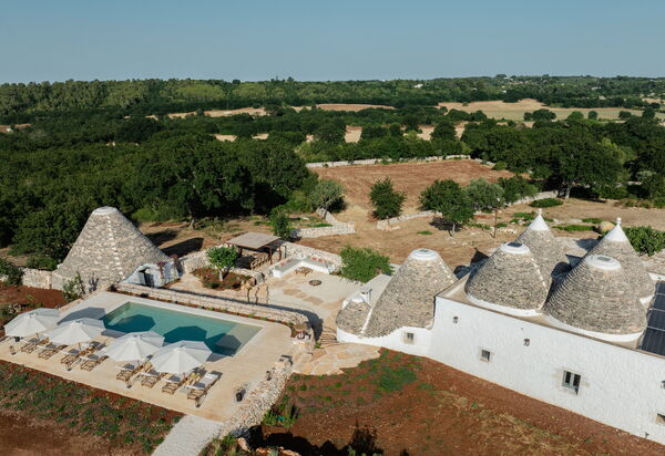 Villa la Baronessa: Activities, Building Exterior, Facilities, Kitchen, Living Room, Other Room, Outdoor, Pool, Room Detail, Spring, Summer, Wellness