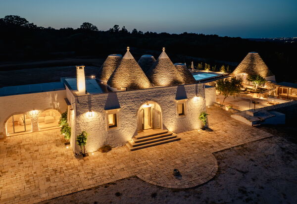 Villa la Baronessa: Activities, Building Exterior, Facilities, Kitchen, Living Room, Other Room, Outdoor, Pool, Room Detail, Spring, Summer, Wellness