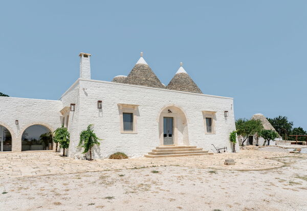 Villa la Baronessa: Activities, Building Exterior, Facilities, Kitchen, Living Room, Other Room, Outdoor, Pool, Room Detail, Spring, Summer, Wellness