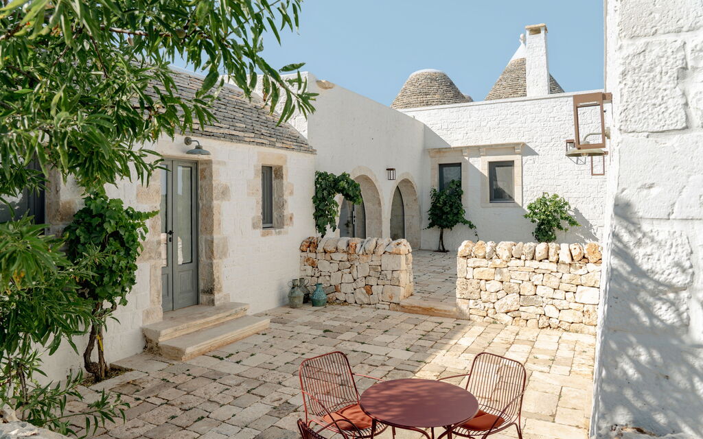 Villa la Baronessa: Activities, Building Exterior, Facilities, Kitchen, Living Room, Other Room, Outdoor, Pool, Room Detail, Spring, Summer, Wellness