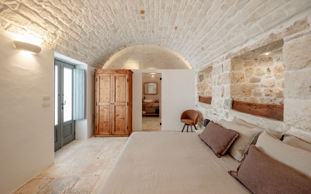 Villa la Baronessa: Activities, Building Exterior, Facilities, Kitchen, Living Room, Other Room, Outdoor, Pool, Room Detail, Spring, Summer, Wellness