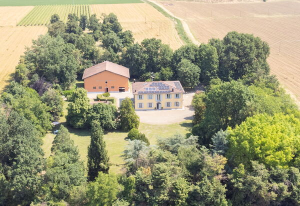 Villa la Fiorentina: Activities, Amenities, Building Exterior, Kitchen, Outdoor, Pool, Spring, Summer, Wellness