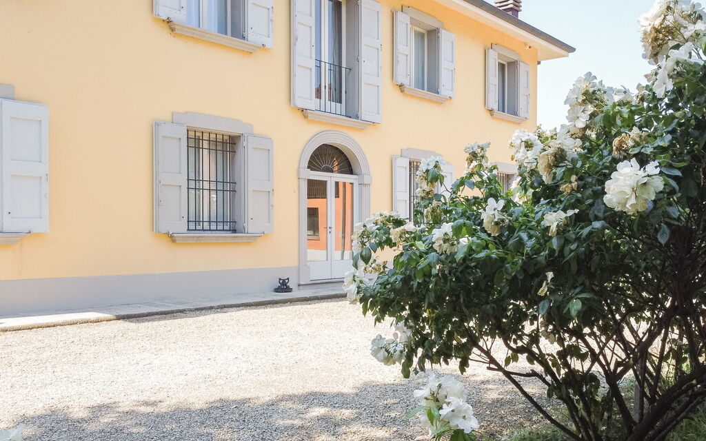 Villa la Fiorentina: all'aperto, Attività, Benessere, Caratteristiche, Cucina, Estate, Esterni, Piscina, Primavera