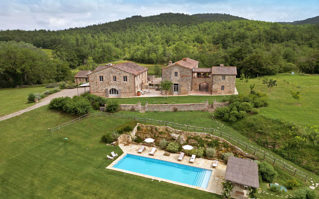 Villa Ortensia: Amenities, Building Exterior, Facilities, Garden, Pool, Spring, Summer, Wellness