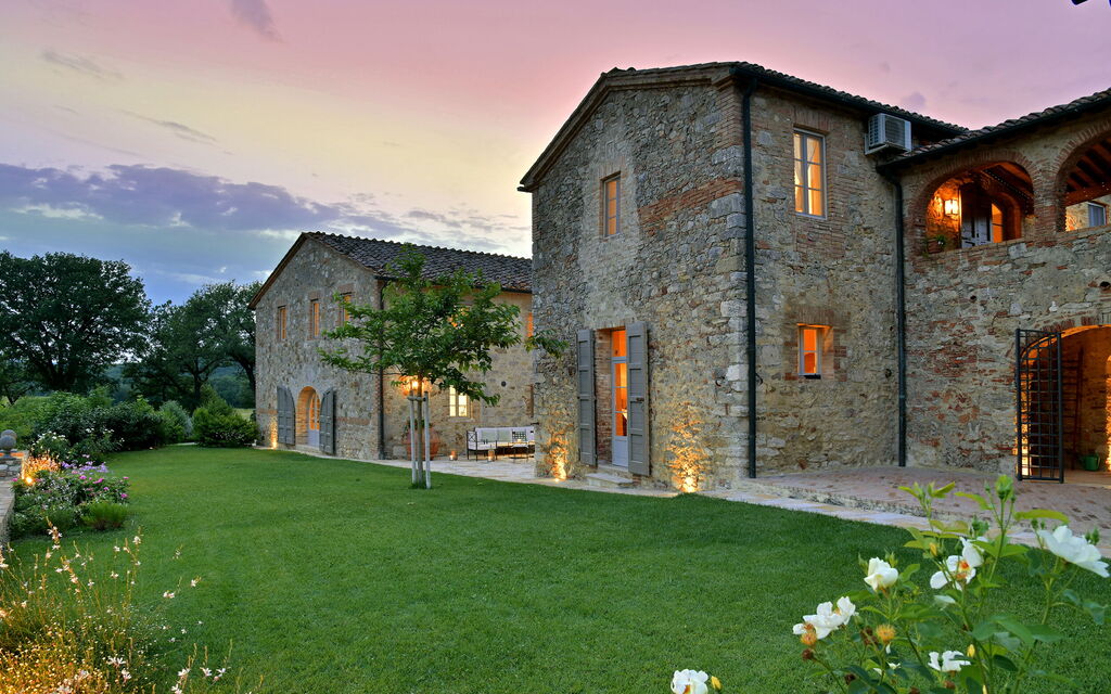 Villa Ortensia: Amenities, Building Exterior, Facilities, Garden, Pool, Spring, Summer, Wellness