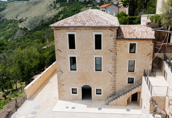Villa Sessania: Benessere, Cibo, Entrata Principale, Estate, Esterni, Piscina, Primavera, Servizi