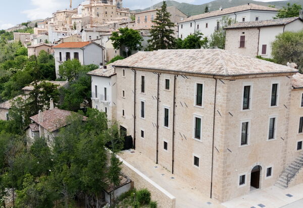 Villa Sessania: Benessere, Cibo, Entrata Principale, Estate, Esterni, Piscina, Primavera, Servizi