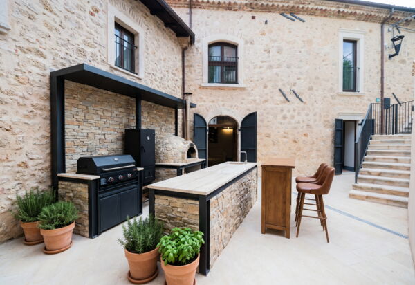 Villa Sessania: Benessere, Cibo, Entrata Principale, Estate, Esterni, Piscina, Primavera, Servizi