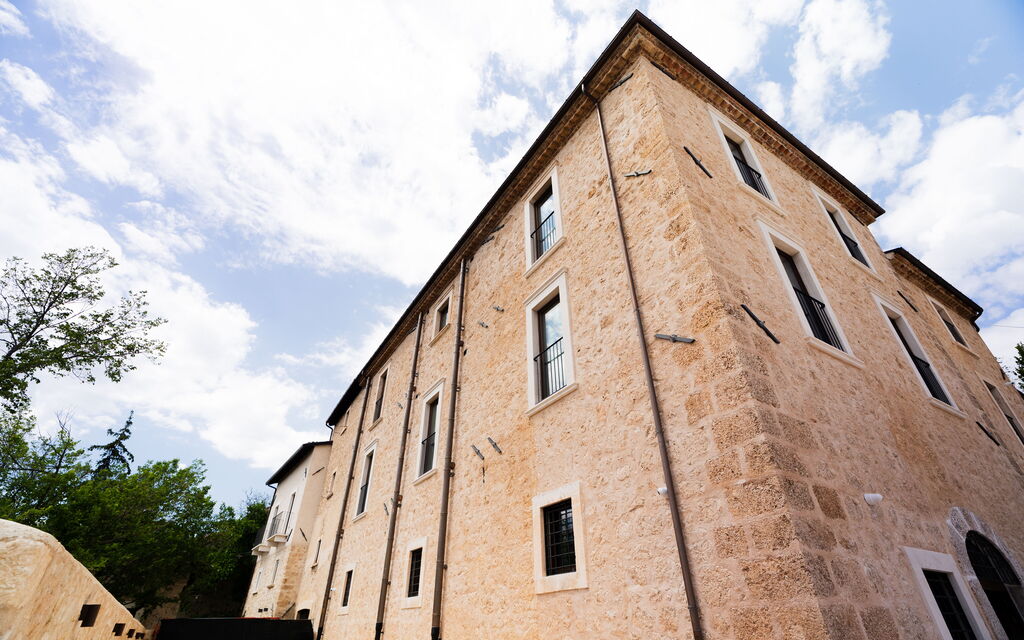 Villa Sessania: Benessere, Cibo, Entrata Principale, Estate, Esterni, Piscina, Primavera, Servizi