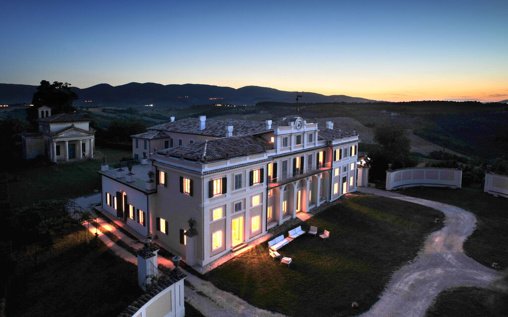 Villa Adelaide: Balcone / Terrazza / Patio, Benessere, Caratteristiche, Estate, Esterni, Giardino, Piscina, Primavera, Vista Panoramica
