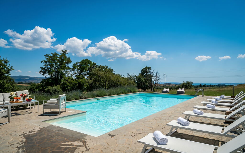 Villa Stella: all'aperto, Balcone / Terrazza / Patio, Benessere, Caratteristiche, Entrata Principale, Estate, Giardino, Piscina, Primavera