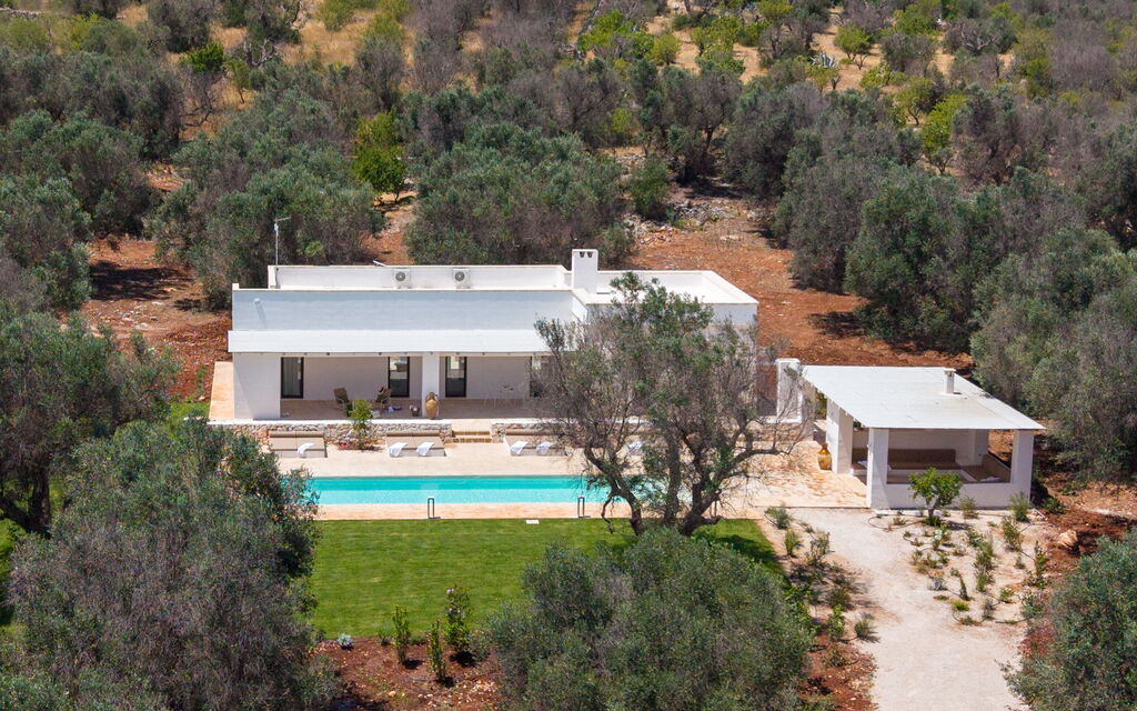 Villa Il Fiko: Building Exterior, Main Entrance, Other Room, Outdoor, Pool, Spring, Summer