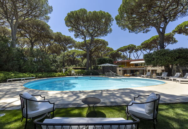 Villa i Girasoli: Amenities, Building Exterior, Garden, Main Entrance, Outdoor, Room Detail, Spring, Summer