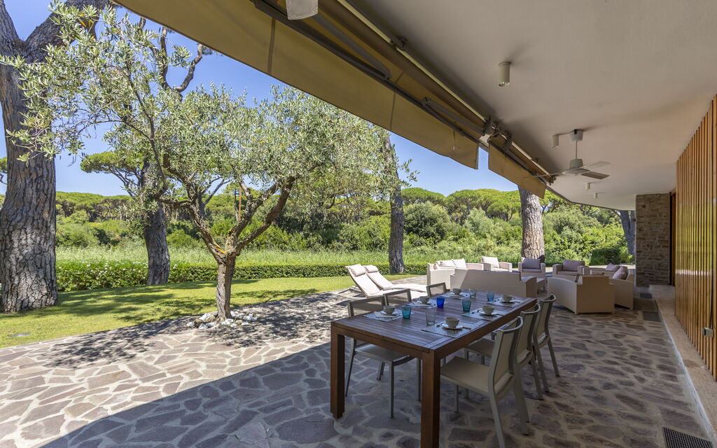 Villa i Girasoli: all'aperto, Caratteristiche, Dettagli della stanza, Entrata Principale, Estate, Esterni, Giardino, Primavera