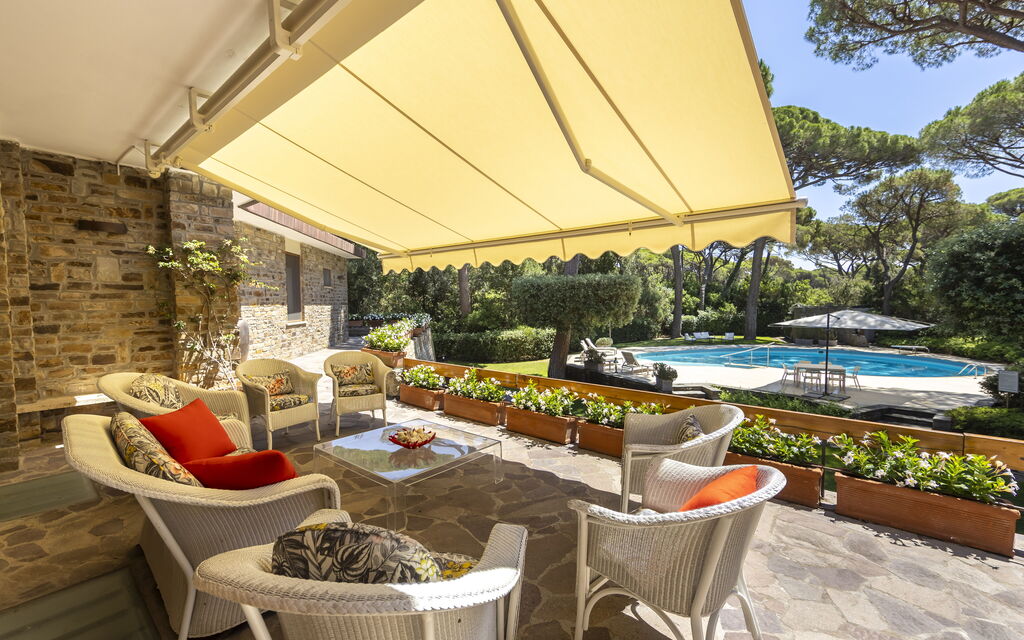 Villa i Girasoli: all'aperto, Caratteristiche, Dettagli della stanza, Entrata Principale, Estate, Esterni, Giardino, Primavera