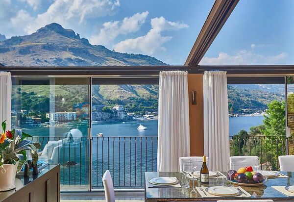 Villa Fasto: Benessere, Caratteristiche, Entrata Principale, Estate, Esterni, Giardino, Persone, Piscina, Primavera