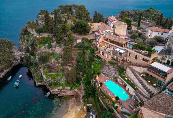 Villa Fasto: Benessere, Caratteristiche, Entrata Principale, Estate, Esterni, Giardino, Persone, Piscina, Primavera