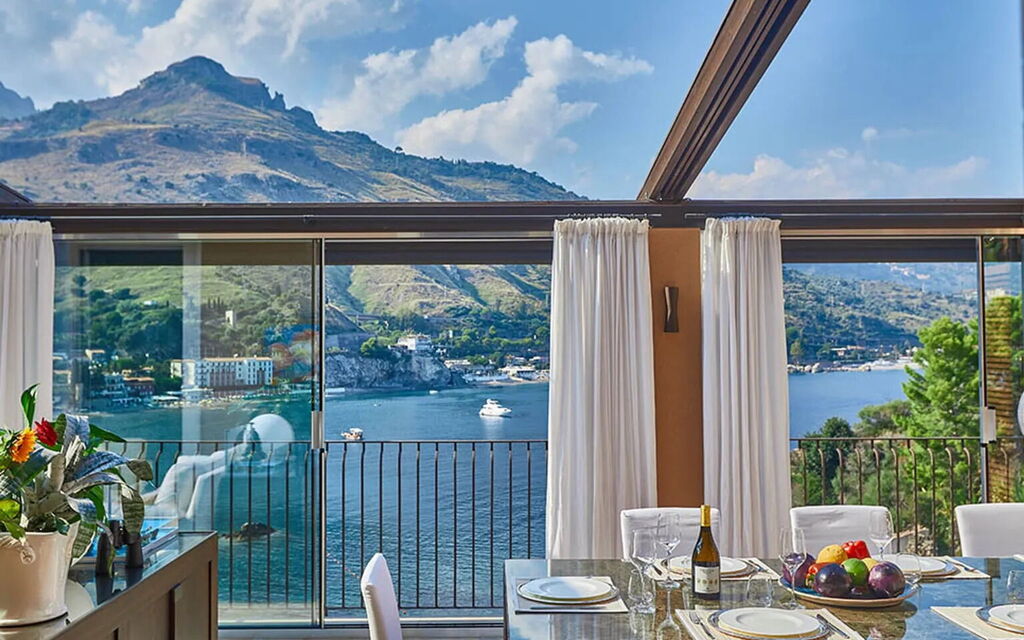 Villa Fasto: Benessere, Caratteristiche, Entrata Principale, Estate, Esterni, Giardino, Persone, Piscina, Primavera