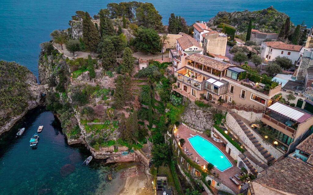 Villa Fasto: Benessere, Caratteristiche, Entrata Principale, Estate, Esterni, Giardino, Persone, Piscina, Primavera