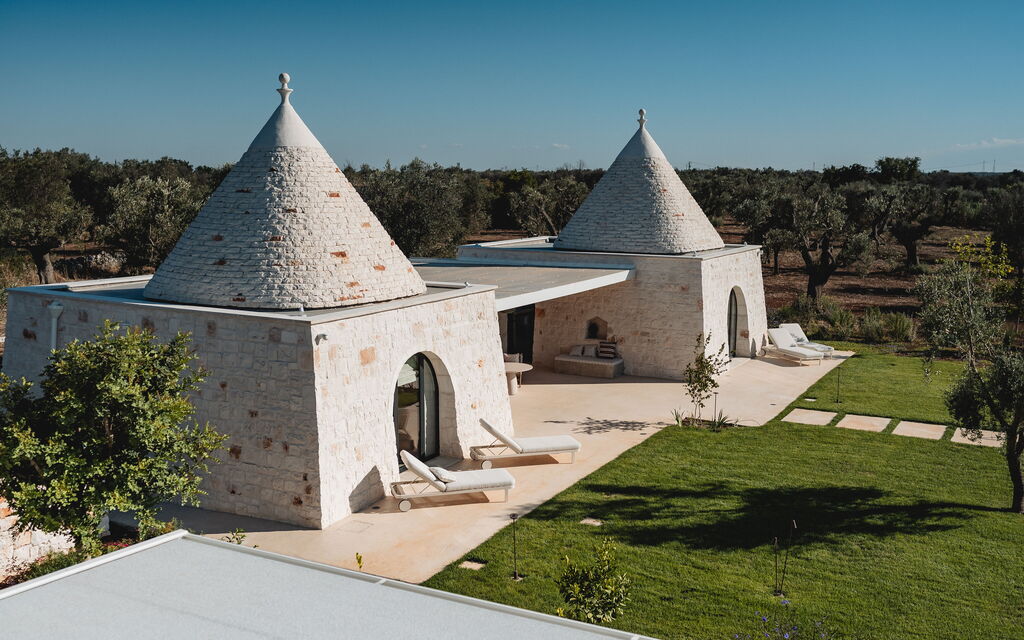 Villa Alta Croce: Amenities, Building Exterior, Hot Tub, Pool, Spring, Summer, Wellness