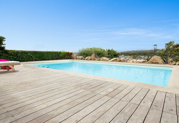 Villa Martini: Attività, Balcone / Terrazza / Patio, Caratteristiche, Dettagli della stanza, Estate, Esterni, Piscina, Primavera