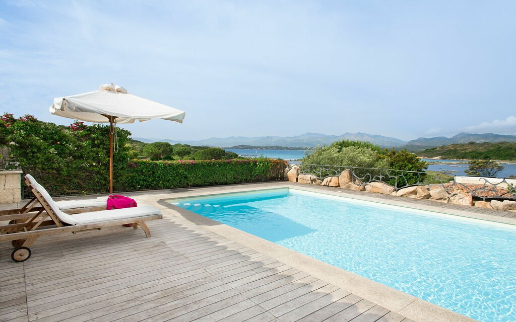Villa Martini: Attività, Balcone / Terrazza / Patio, Caratteristiche, Dettagli della stanza, Estate, Esterni, Piscina, Primavera