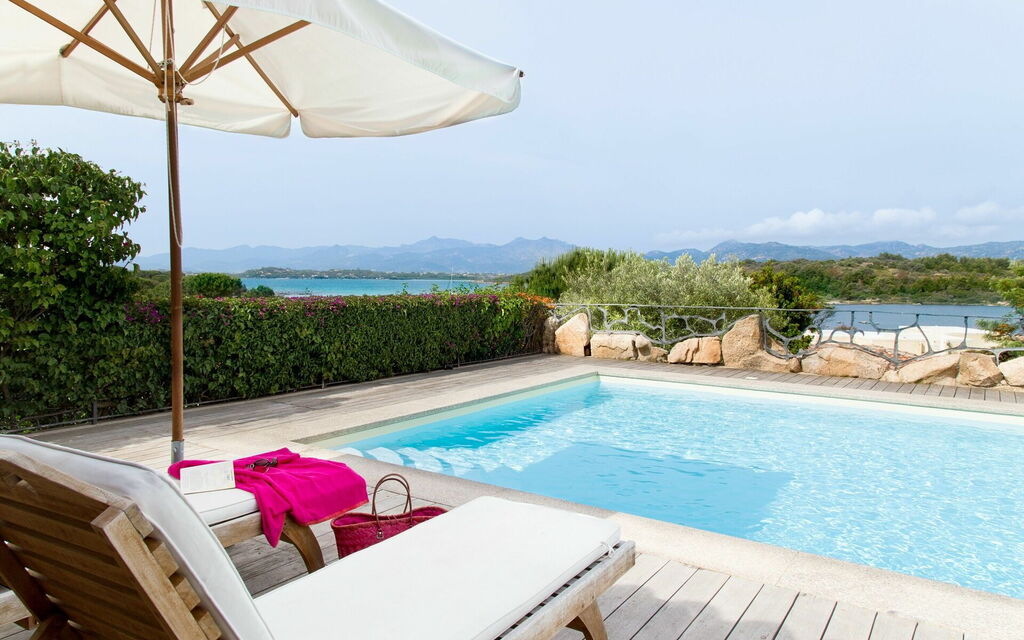 Villa Martini: Attività, Balcone / Terrazza / Patio, Caratteristiche, Dettagli della stanza, Estate, Esterni, Piscina, Primavera