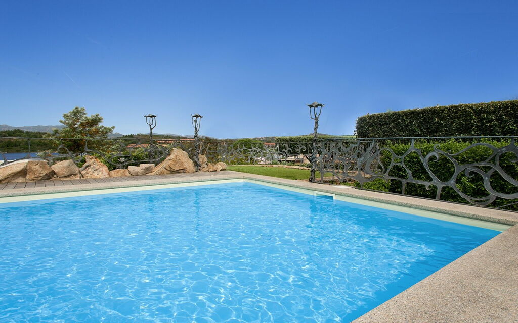 Villa Martini: Attività, Balcone / Terrazza / Patio, Caratteristiche, Dettagli della stanza, Estate, Esterni, Piscina, Primavera