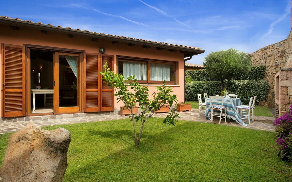 Villa Martini: Attività, Balcone / Terrazza / Patio, Caratteristiche, Dettagli della stanza, Estate, Esterni, Piscina, Primavera