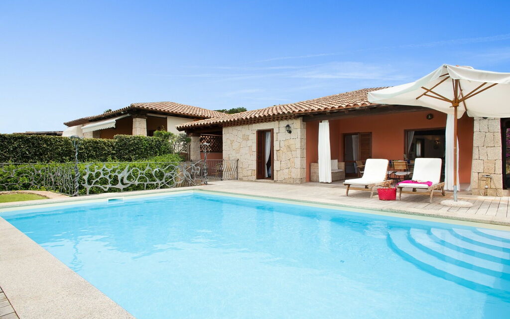 Villa Martini: Attività, Balcone / Terrazza / Patio, Caratteristiche, Dettagli della stanza, Estate, Esterni, Piscina, Primavera