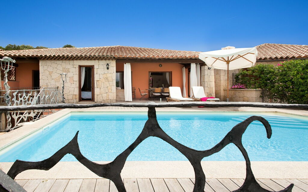 Villa Martini: Attività, Balcone / Terrazza / Patio, Caratteristiche, Dettagli della stanza, Estate, Esterni, Piscina, Primavera