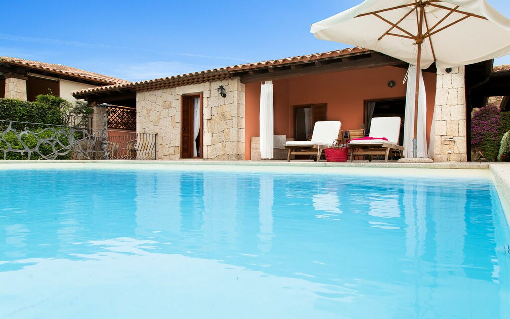 Villa Martini: Attività, Balcone / Terrazza / Patio, Caratteristiche, Dettagli della stanza, Estate, Esterni, Piscina, Primavera
