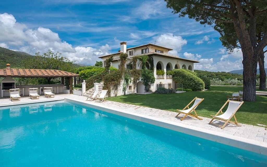 Villa Castiglione 10: Autumn, Building Exterior, Outdoor, Pool, Summer